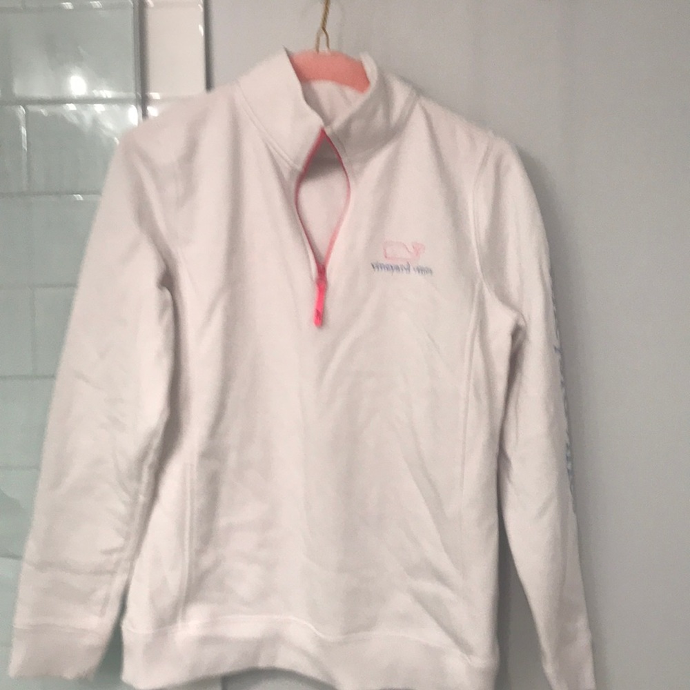 Women’s vineyard vines whale sheep shirt